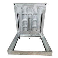 Люк под брусчатку Проспект-Ц оцинкованный с монтажными пластинами усиленный на выносных петлях с газлифтами и стопором